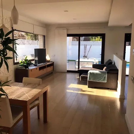 R127 Moderna Cerca Del Mar * Calafell